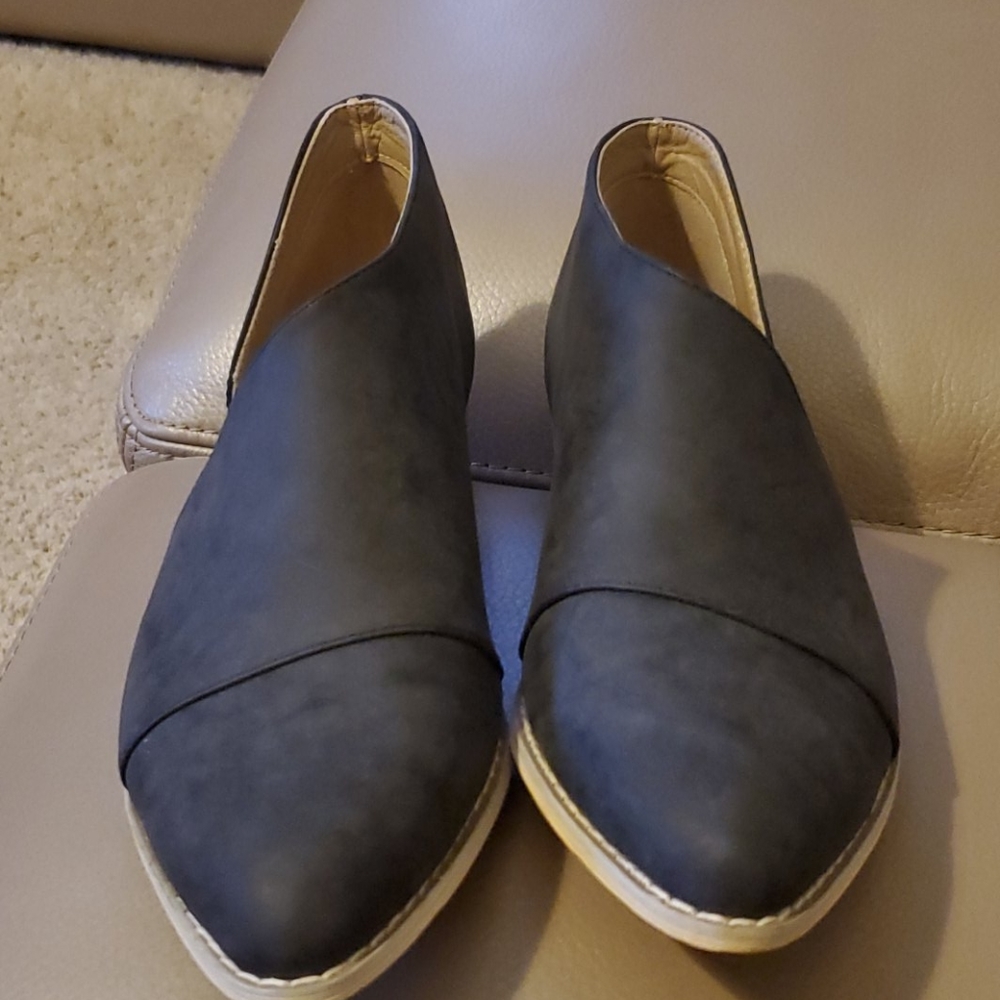 Like New JC Quelin flats